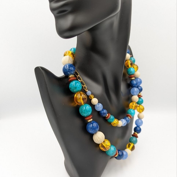 Vintage Liz Claiborne colorful plastic beaded necklace light weight - Picture 4 of 10